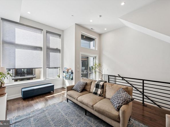 2537 Graduate Square, Philadelphia PA 19146