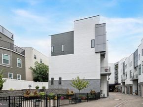 2537 Graduate Square, Philadelphia PA 19146