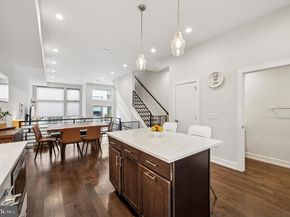2537 Graduate Square, Philadelphia PA 19146