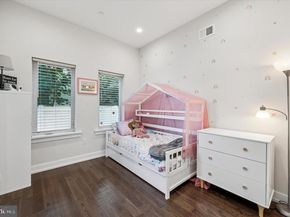 2537 Graduate Square, Philadelphia PA 19146