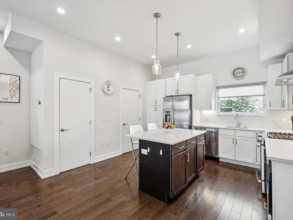 2537 Graduate Square, Philadelphia PA 19146