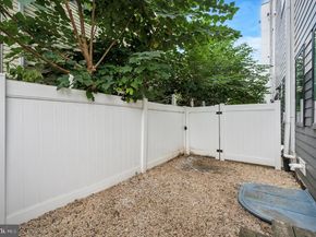 2537 Graduate Square, Philadelphia PA 19146