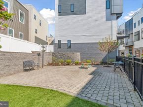 2537 Graduate Square, Philadelphia PA 19146