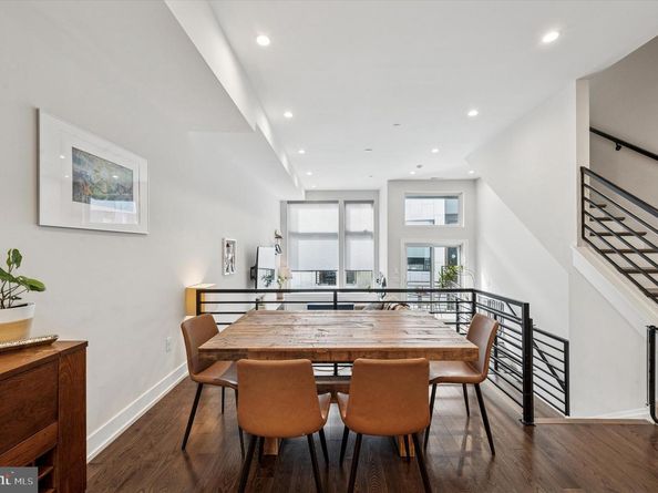 2537 Graduate Square, Philadelphia PA 19146