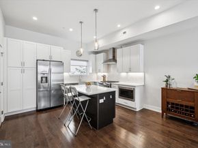 2537 Graduate Square, Philadelphia PA 19146