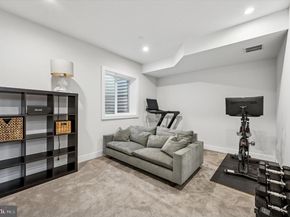 2537 Graduate Square, Philadelphia PA 19146