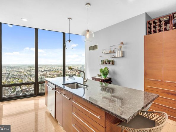 2101 Market Street PH02, Philadelphia PA 19103