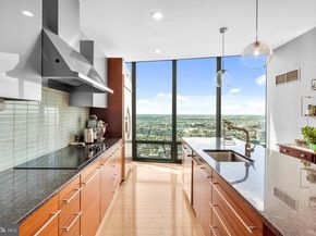 2101 Market Street PH02, Philadelphia PA 19103