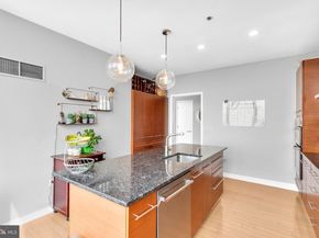 2101 Market Street PH02, Philadelphia PA 19103