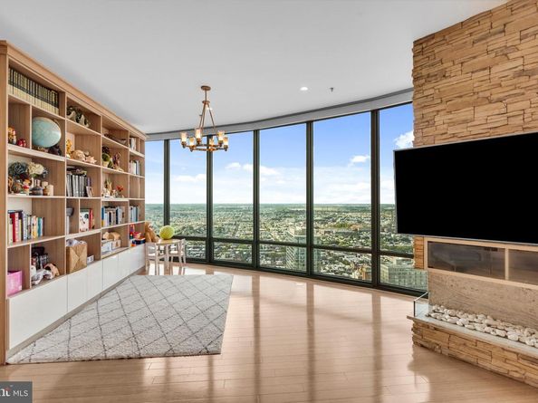 2101 Market Street PH02, Philadelphia PA 19103