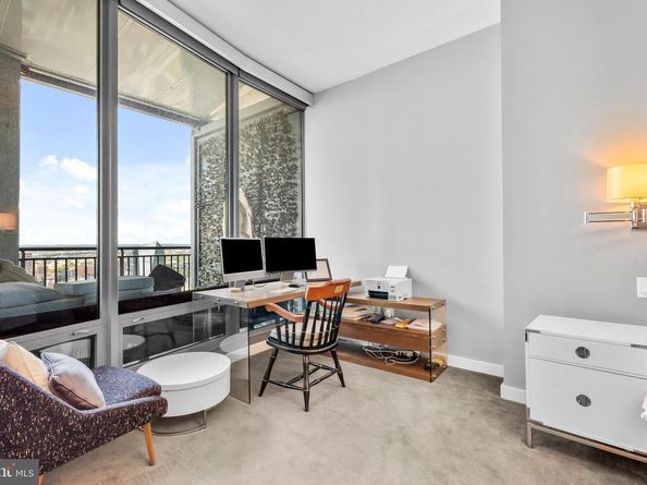 2101 Market Street PH02, Philadelphia PA 19103