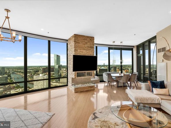 2101 Market Street PH02, Philadelphia PA 19103