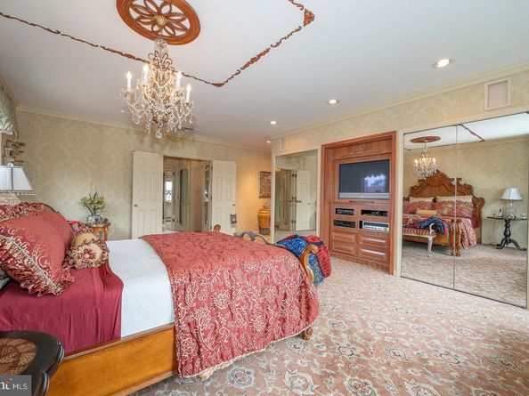 101 Cheswold Lane 5E, Haverford PA 19041