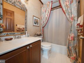 101 Cheswold Lane 5E, Haverford PA 19041