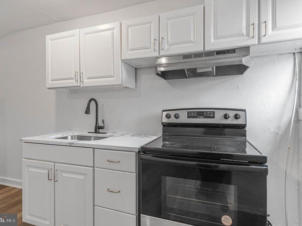 5648 Elmwood Avenue, Philadelphia PA 19143