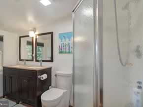 713 Ardsley Court, Yardley PA 19067