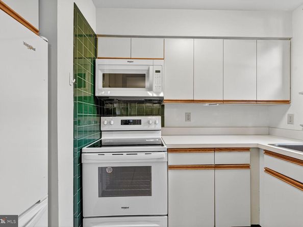 700 W Abingdon Court, Alexandria VA 22314