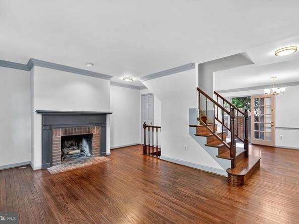 700 W Abingdon Court, Alexandria VA 22314