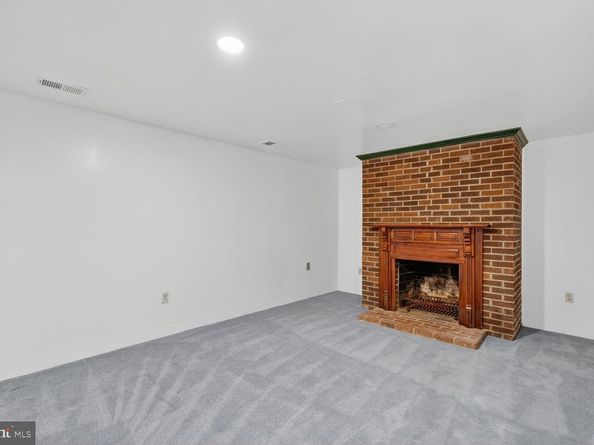 700 W Abingdon Court, Alexandria VA 22314