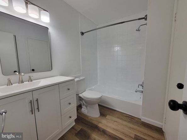 1727 Fitzwater Street B, Philadelphia PA 19146