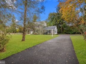 1434 Holcomb Road, Huntingdon Valley PA 19006