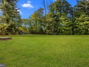 1434 Holcomb Road, Huntingdon Valley PA 19006