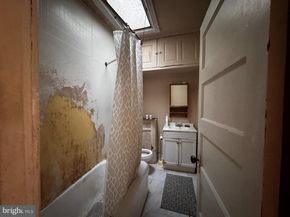 1410 N Redfield Street, Philadelphia PA 19151