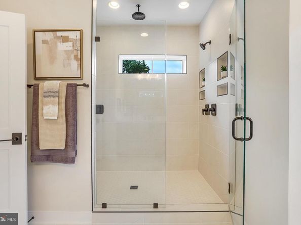 5815 2nd Street S, Arlington VA 22204