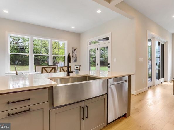 5815 2nd Street S, Arlington VA 22204