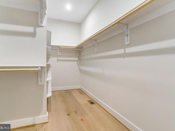 5815 2nd Street S, Arlington VA 22204