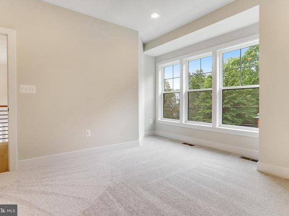 5815 2nd Street S, Arlington VA 22204