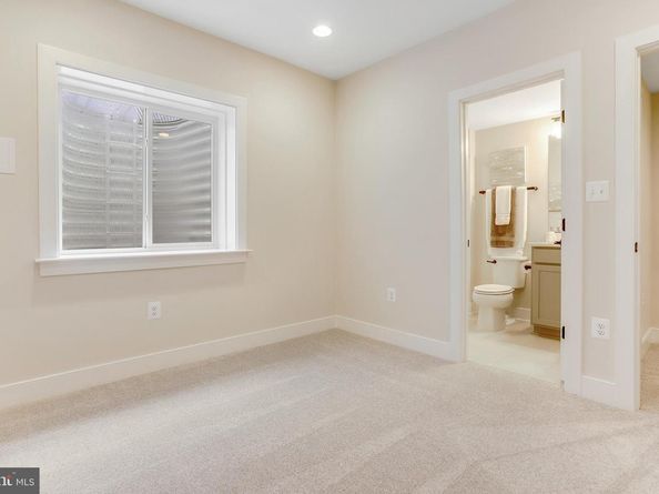 5815 2nd Street S, Arlington VA 22204