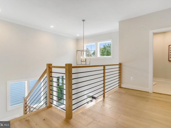 5815 2nd Street S, Arlington VA 22204