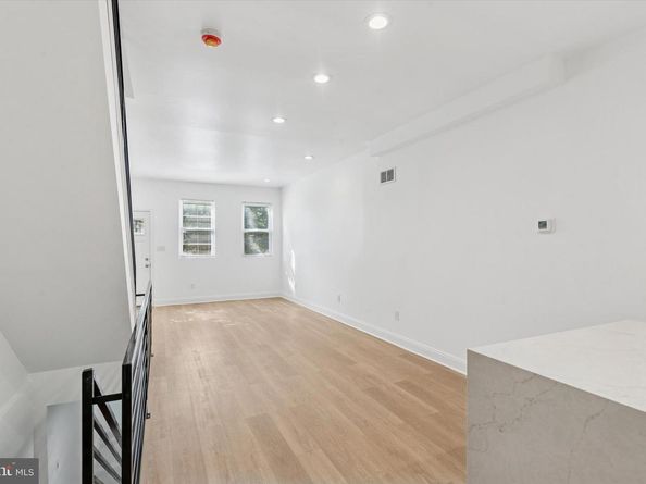 2707 W Thompson Street, Philadelphia PA 19121