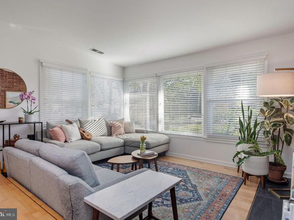 7014 Oak Ridge Road, Falls Church VA 22042