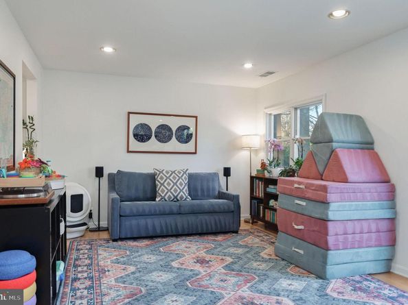 7014 Oak Ridge Road, Falls Church VA 22042