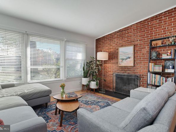 7014 Oak Ridge Road, Falls Church VA 22042