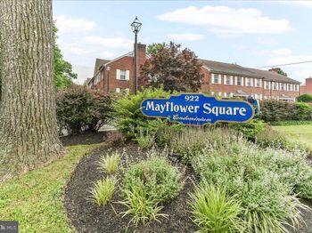 922 W Montgomery Avenue