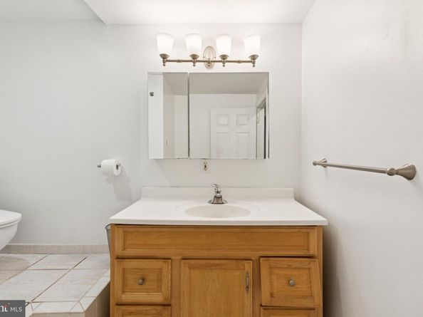 1232 South Street A, Philadelphia PA 19147