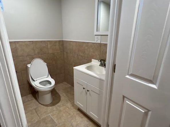 1329 W Roosevelt Boulevard, Philadelphia PA 19140