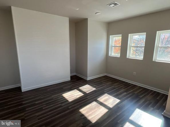 1329 W Roosevelt Boulevard, Philadelphia PA 19140