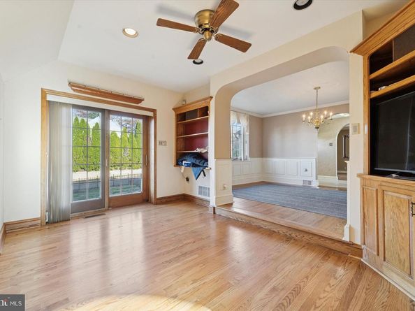 1042 Blythe Avenue, Drexel Hill PA 19026