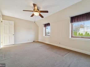 1042 Blythe Avenue, Drexel Hill PA 19026