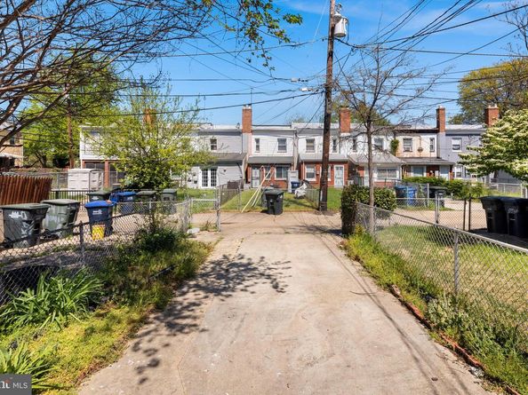 3418 Baker Street NE, Washington DC 20019