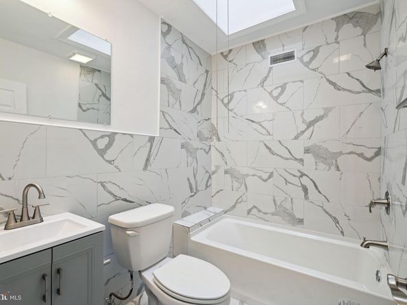 2819 W Montgomery Avenue, Philadelphia PA 19121