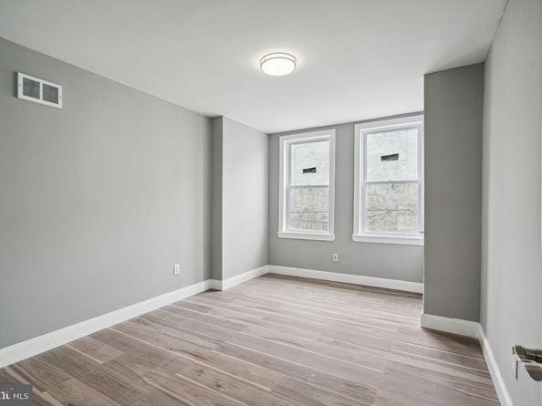 2819 W Montgomery Avenue, Philadelphia PA 19121