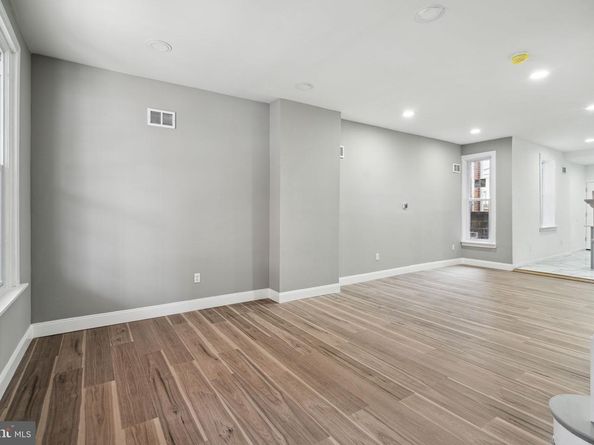 2819 W Montgomery Avenue, Philadelphia PA 19121