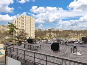 5340 Holmes Run Parkway 904, Alexandria VA 22304