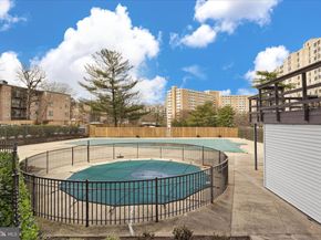 5340 Holmes Run Parkway 904, Alexandria VA 22304