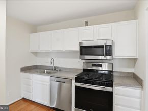 5340 Holmes Run Parkway 904, Alexandria VA 22304